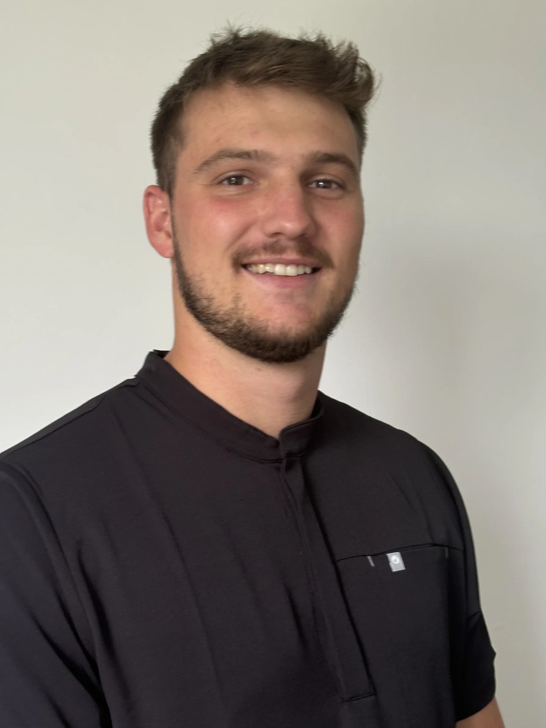 Mattéo Lonjaret osteopathe domicile Bordeaux 